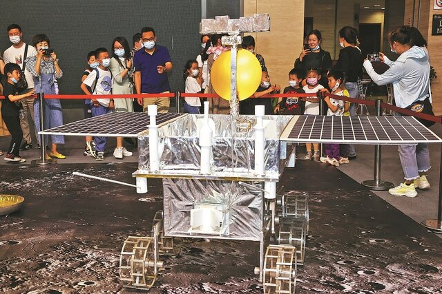 ماموریت رباتیک چین در ماه برای جستجوی آب