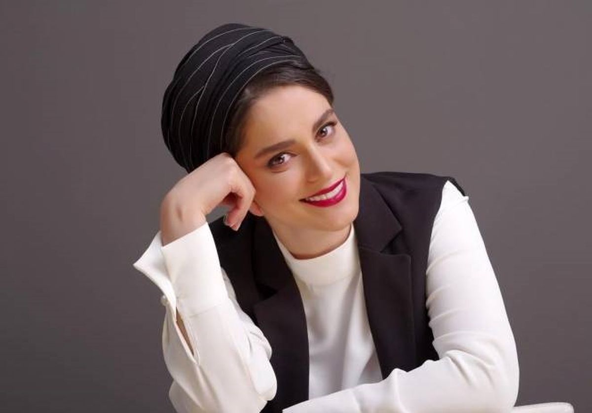 غزل شاکری و برادرش در مراسم یادبود مادرش+عکس