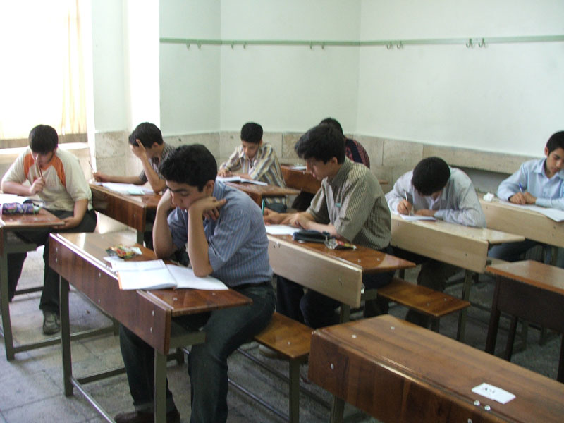 دانش‌آموزان، مطالبه‌گر آموزش حضوری مدارس باشند 