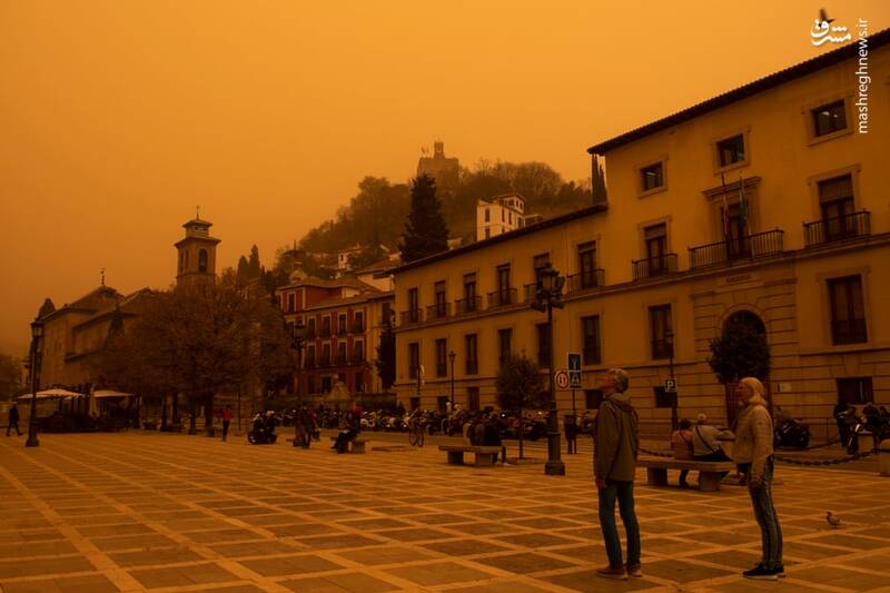 تصویر عجیب از آسمان اسپانیا که به رنگ نارنجی درآمد+عکس