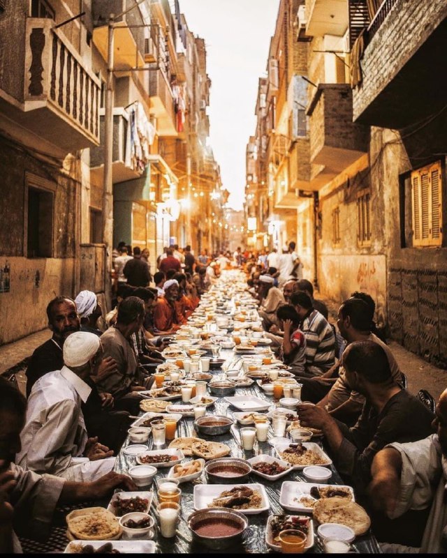 سفره باصفای افطار در خیابان‌های مصر+عکس