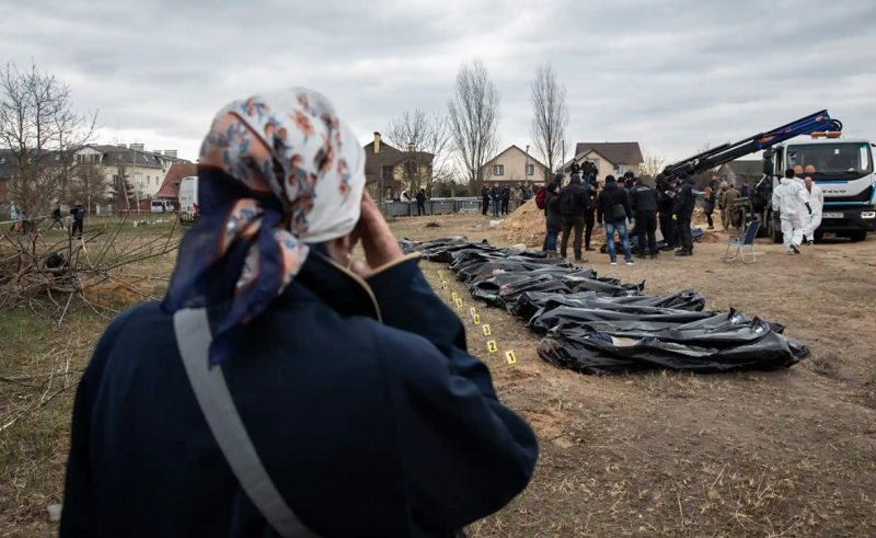 کشف گور دسته جمعی در اوکراین+عکس