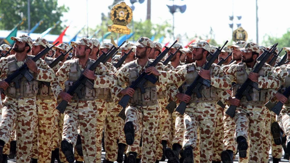 دوراندیشی امام خمینی(ره) از انحلال ارتش جلوگیری کرد