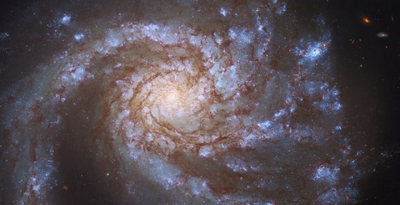 تصویر هابل از کهکشان مارپیچی مرموز