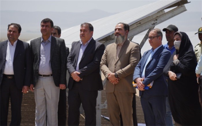 افتتاح رسمی نیروگاه خورشیدی 10 مگاواتی صندوق ذخیره فرهنگیان در کرمان