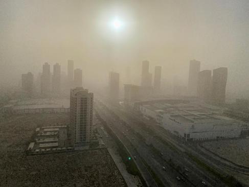 طوفان ریزگرد در شهر منامه بحرین+عکس