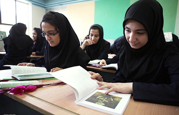 امتحانات «دانش‌آموزانِ دختر» در 11 خرداد به زمان دیگری موکول شد