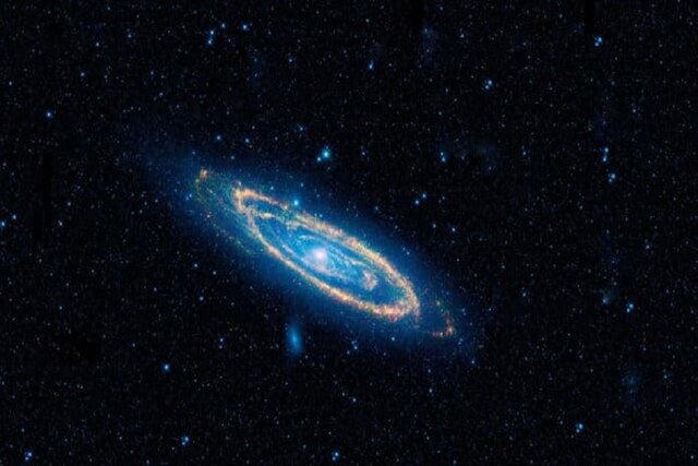تصویر چشم نواز ناسا از کهکشان همسایه زمین+عکس