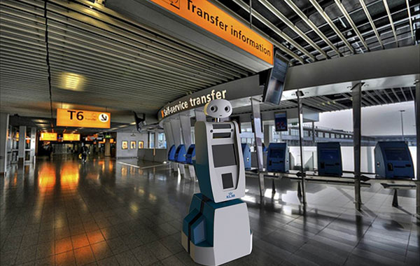 راهنمایی مسافران با ربات هوشمند در فرودگاه+عکس