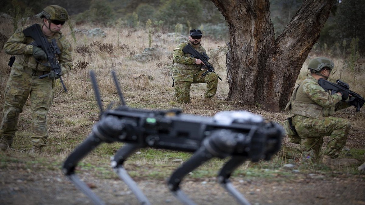 سگ رباتی برای عملیات‌های نظامی که با امواج مغز کار می‌کند+عکس