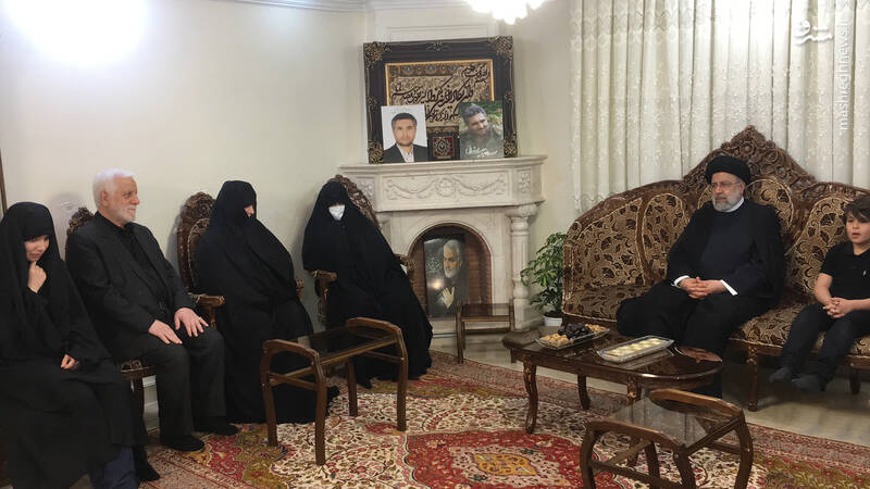 رئیس جمهور در خانه شهید صیاد خدایی+عکس