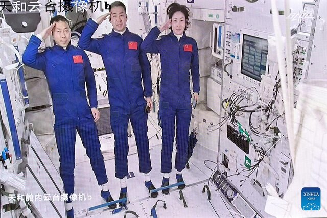 ۲۴ آزمایش خاص فضانوردان چینی 
