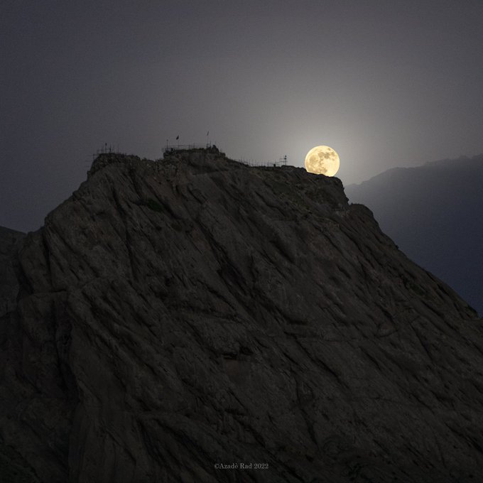 اَبَرماه بر آسمان قلعه الموت+عکس