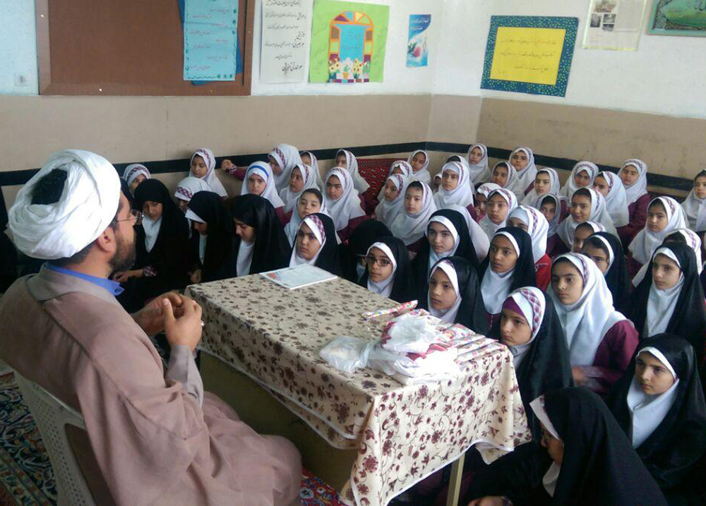 فعالیت بیش از ۱۰ هزار روحانی در مدارس کشور