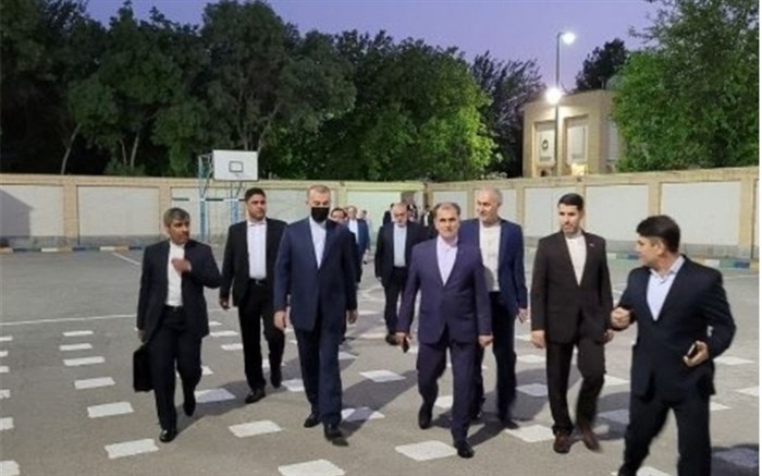 بازدید وزیر امور خارجه از مجتمع آموزش و پرورشی ایران در ترکمنستان