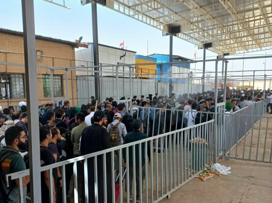 تردد زوار کربلا در پایانه مرزی مهران+عکس