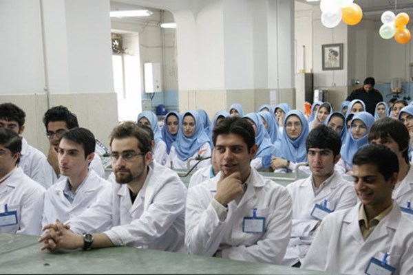 اعتراض دستیاران پزشکی به سختی آزمون ارتقاء و گواهینامه تخصصی 