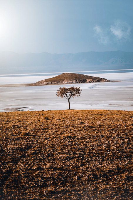تصویر تلخ از دریاچه خشک شده ارومیه+عکس