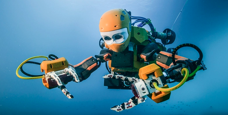تصویر باورنکردنی از یک ربات در حال شنا+عکس
