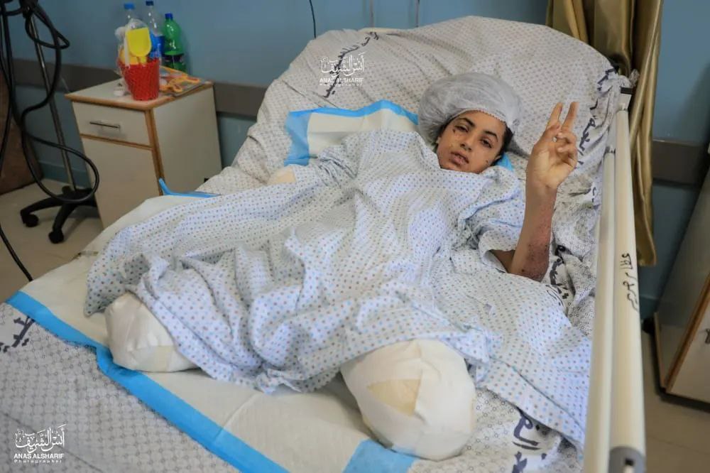 حرکت زیبای یک دختر فلسطینی در تخت بیمارستان+عکس