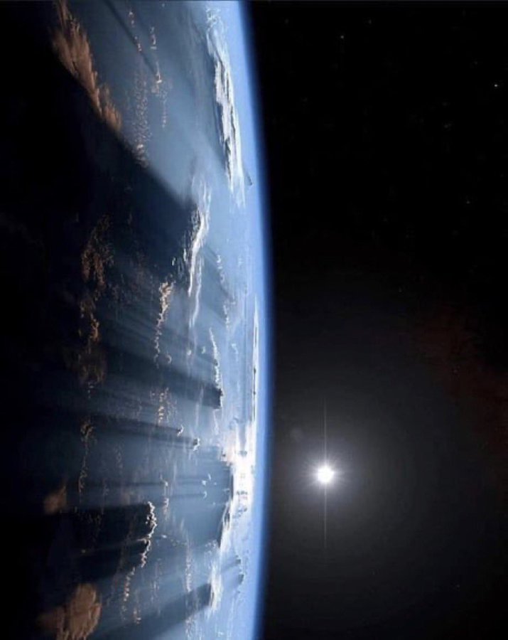 تصویر بی‌نظیر از غروب خورشید در فضا+عکس