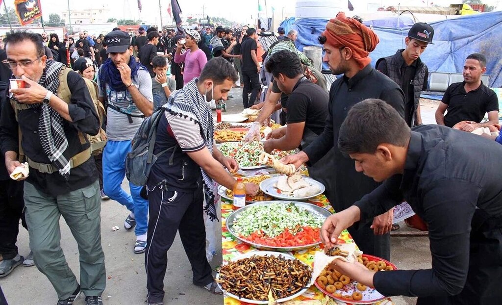 پذیرایی از زوار اربعین به عشق سالار شهیدان +عکس