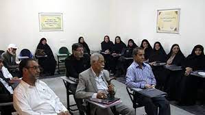 حضور پدربزرگ‌ها و مادربزرگ‌ها در کلاس‌های مجازی دانشگاه سالمندان