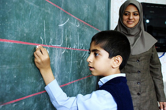 موضوع بهره مندی مهرآفرینان از مزایای قانون رتبه بندی معلمان در لایحه‌ای به مجلس ارائه شد