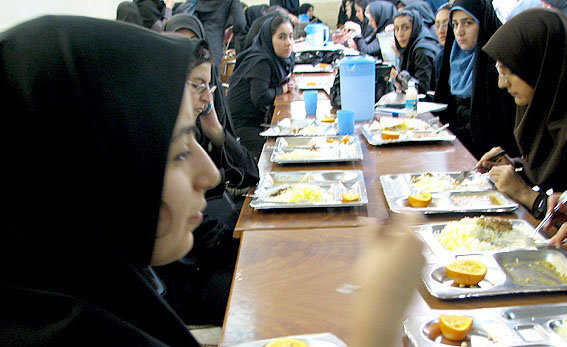 افزایش دانشجویان تهرانی متقاضی غذای ارزان دانشگاه!