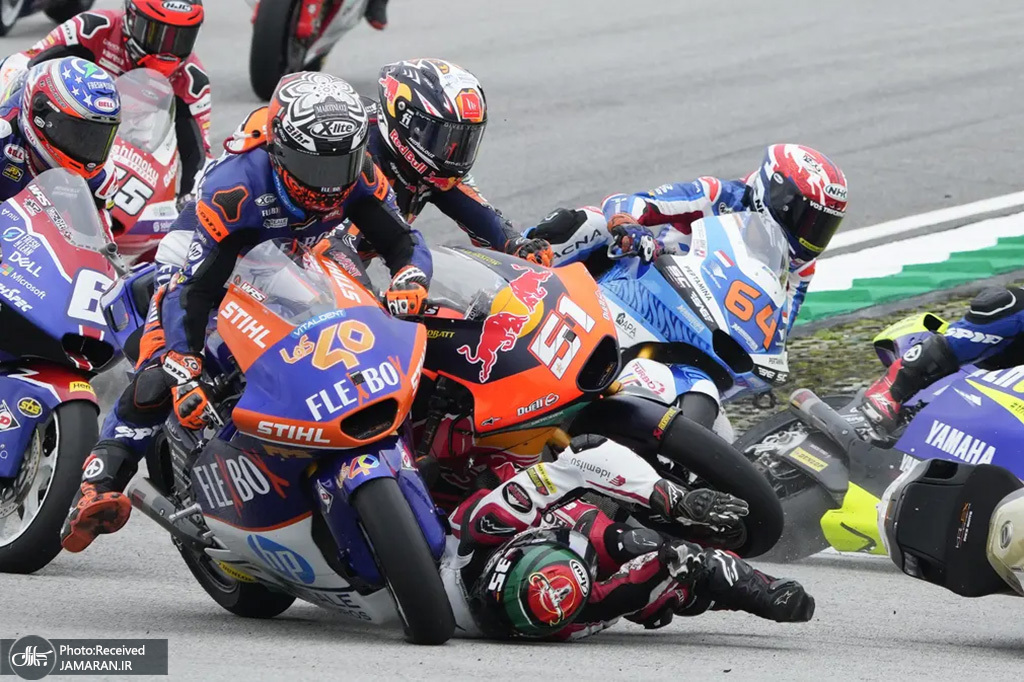تصادف موتورسواران در طول مسابقه جایزه بزرگ مالزی+عکس