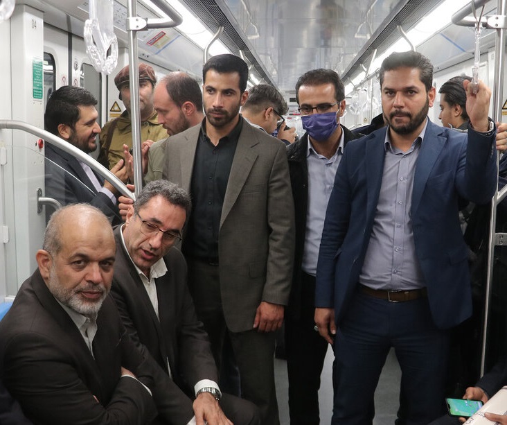وزیر کشور در مترو تبریز+عکس