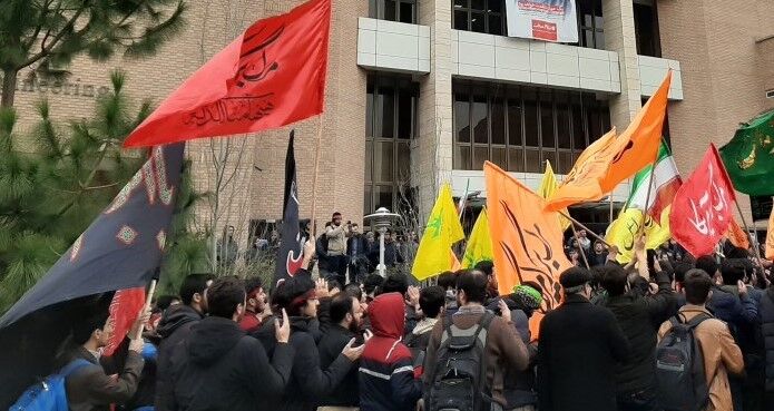 تجمع و عزاداری دانشجویان دانشگاه‌های تهران در محکومیت حادثه تروریستی حرم شاهچراغ