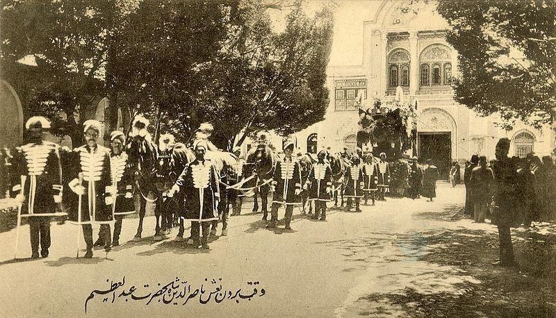 وقتی نعش ناصرالدین شاه به حرم حضرت عبدالعظیم برده شد+عکس