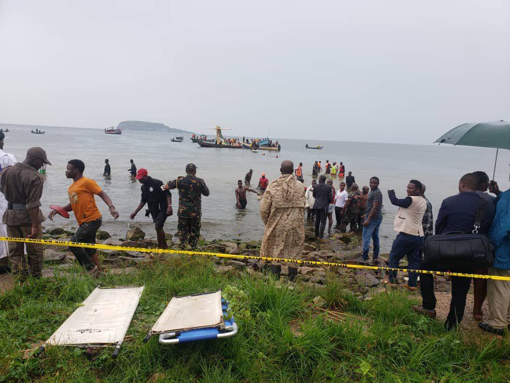 سقوط هواپیمای مسافربری تانزانیا در دریاچه+عکس