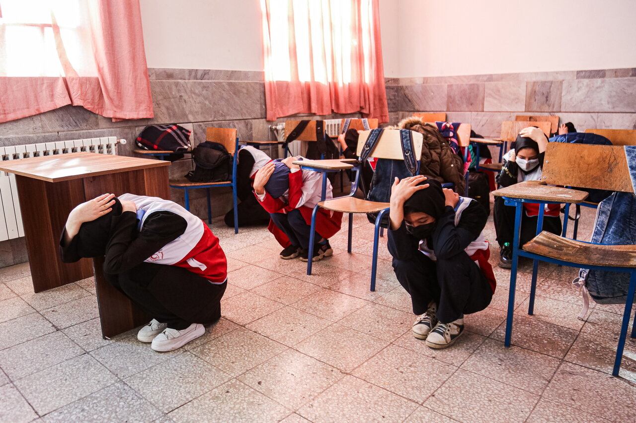 مانور سراسری زلزله در مدارس کشور برگزار شد