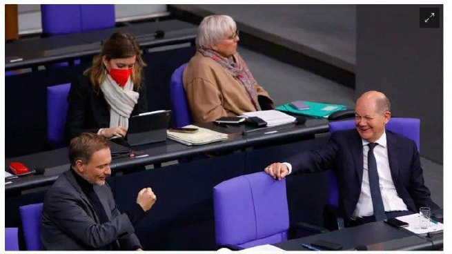 نمایندگان پارلمان آلمان در حال یخ زدن+عکس