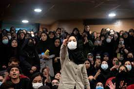 دانشجو چشم بینا و گوش شنوای جامعه است/مسایل به‌دور از سیاست‌زدگی تحلیل شوند