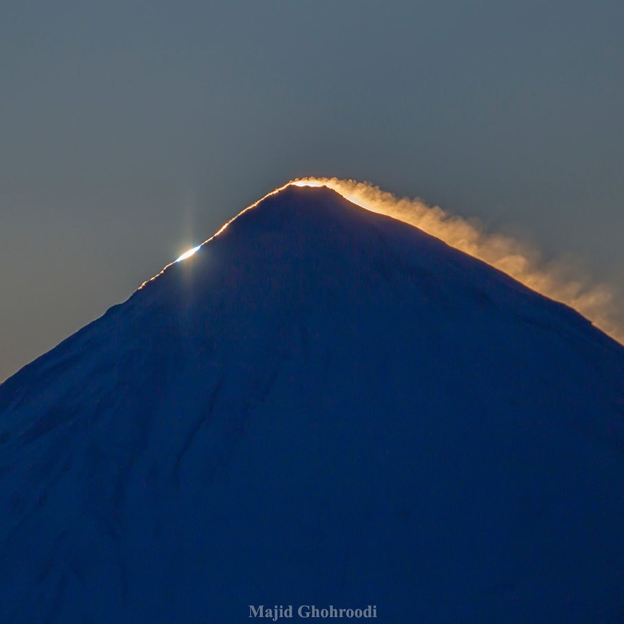 لحظه دیدنی طلوع آفتاب در قله دماوند+عکس