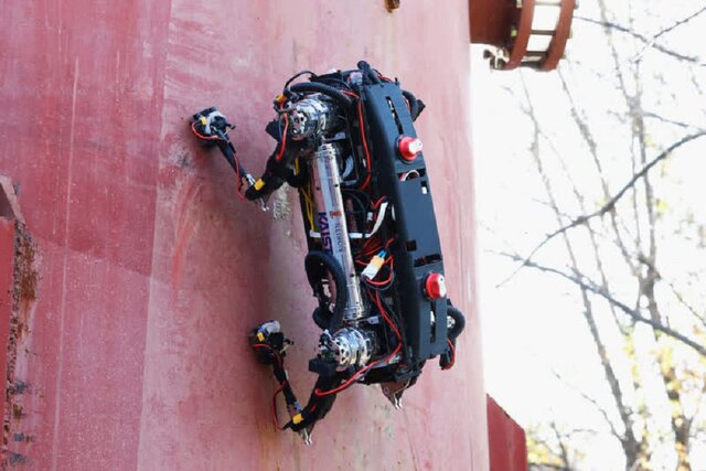 سگ رباتیک با پنجه‌های مغناطیسی که از دیوار بالا می‌رود+عکس