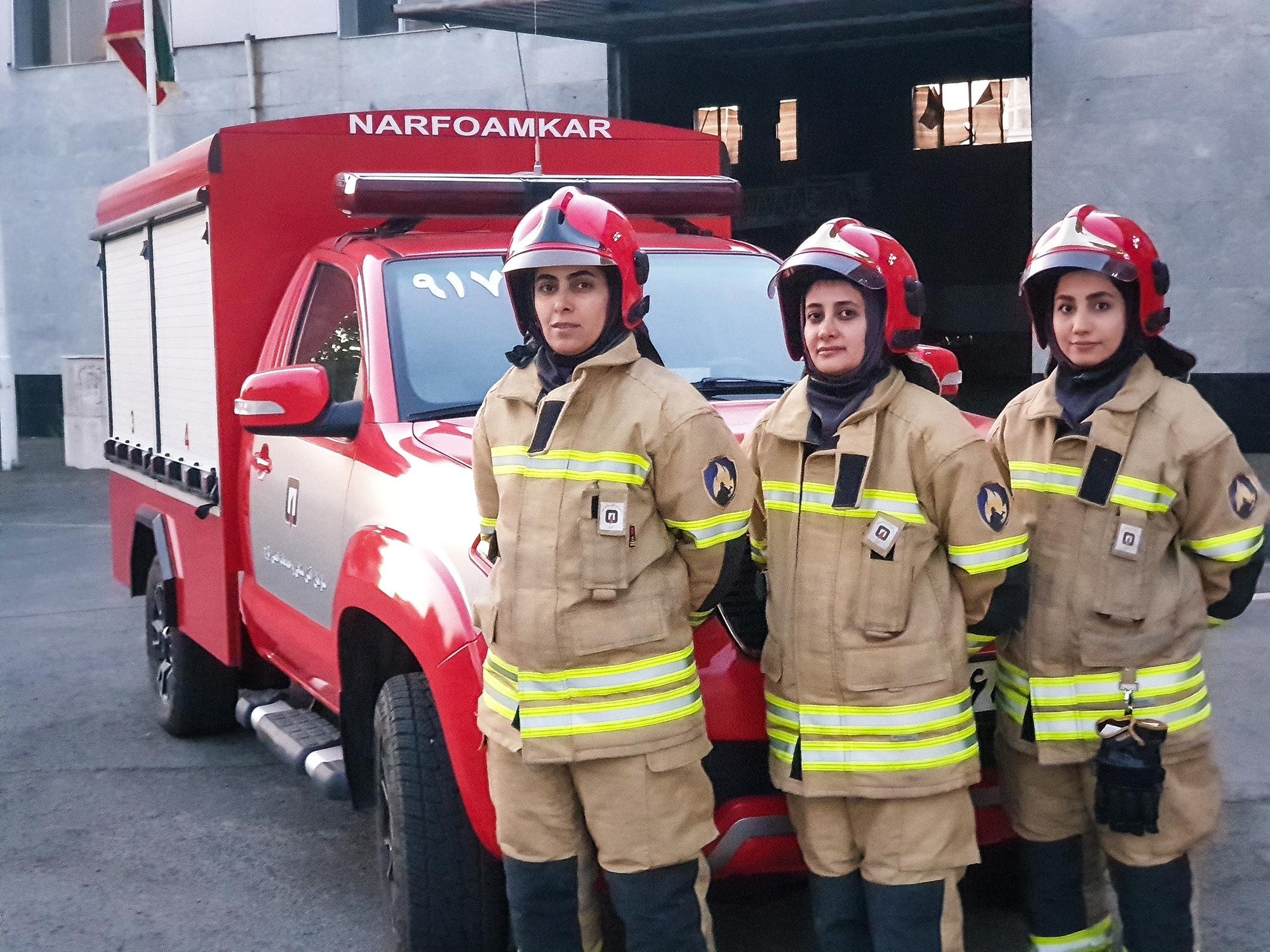 شروع فعالیت‌های آتش‌نشانان زن از سال آینده+عکس