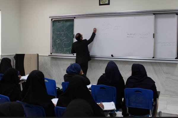 اجرای فاز دوم بازنگری برنامه های درسی با قدمت بیش از ۵ سال