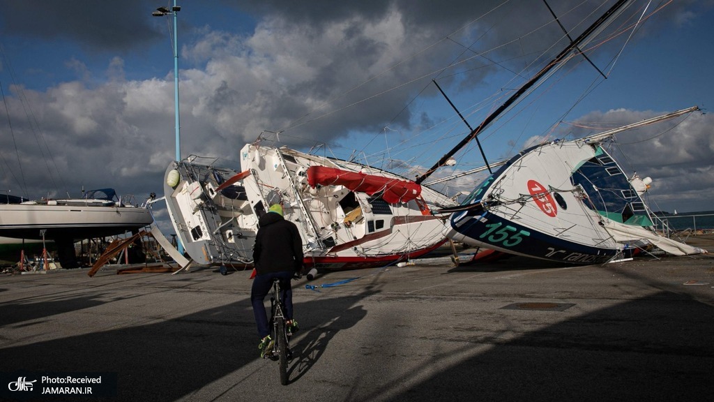 واژگونی کشتی‌ها در فرانسه پس از طوفان شدید+عکس