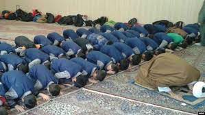 اختصاص مکان‌هایی برای اقامه نماز در مدارسی که نمازخانه ندارند