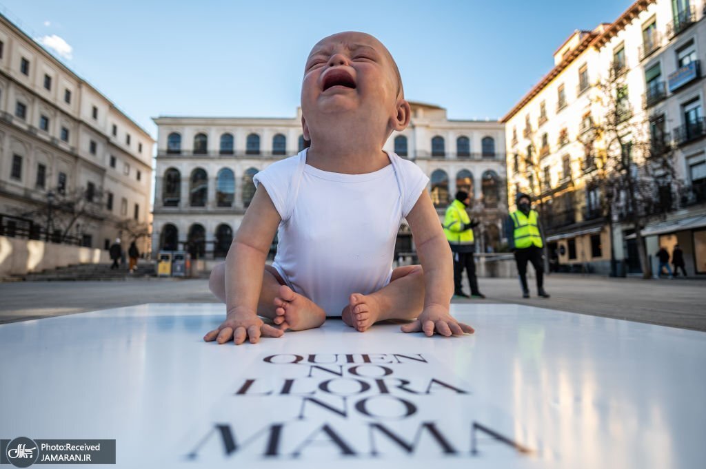 مجسمه ترسناکی از نوزاد گریان در اسپانیا+عکس