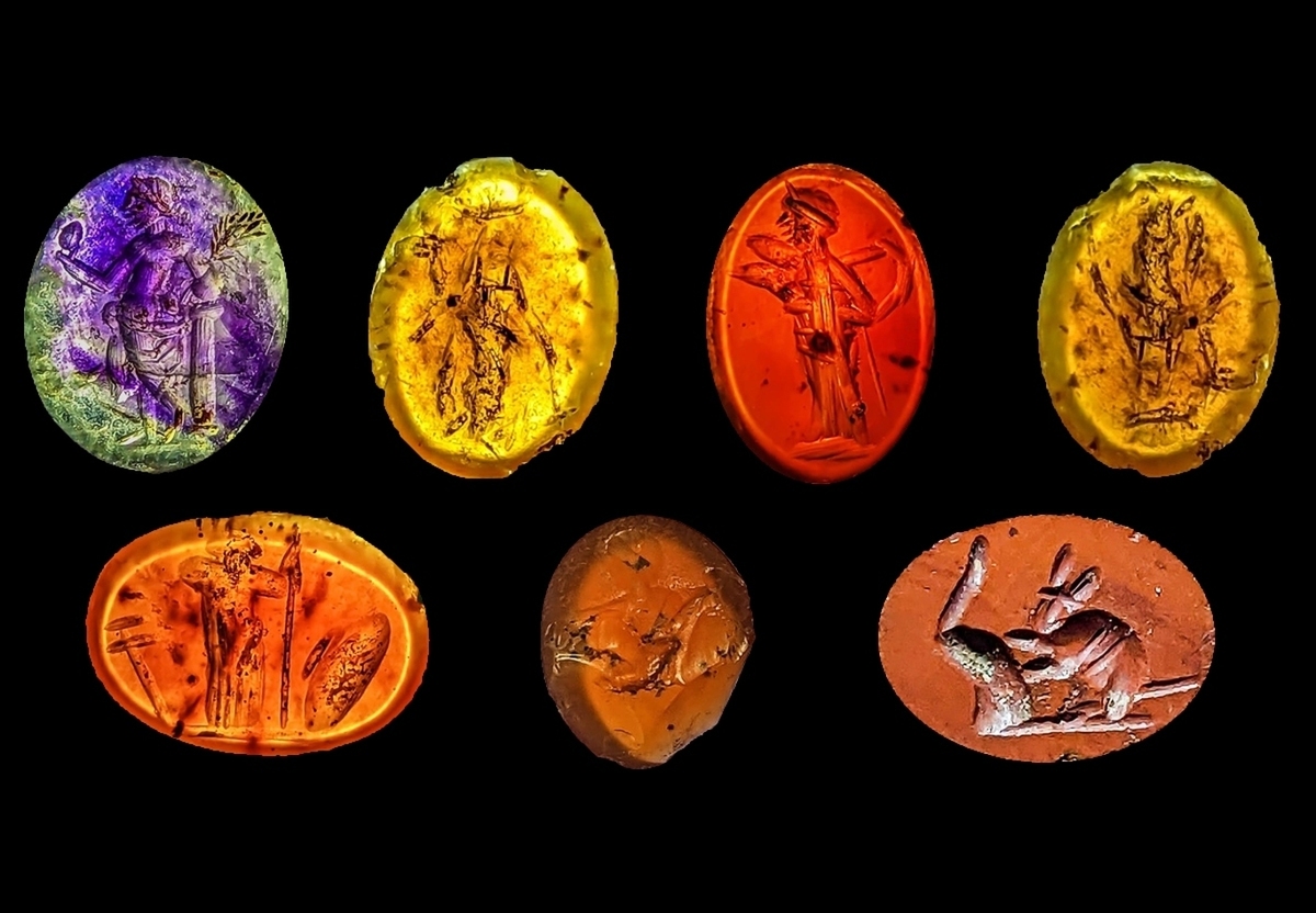 کشف جواهرات ۲ هزار ساله در یک حمام+عکس