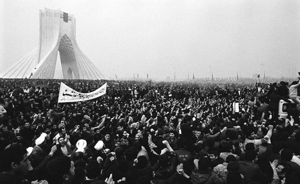ایران قبل و بعد از انقلاب به روایت نشریه The Cradle
