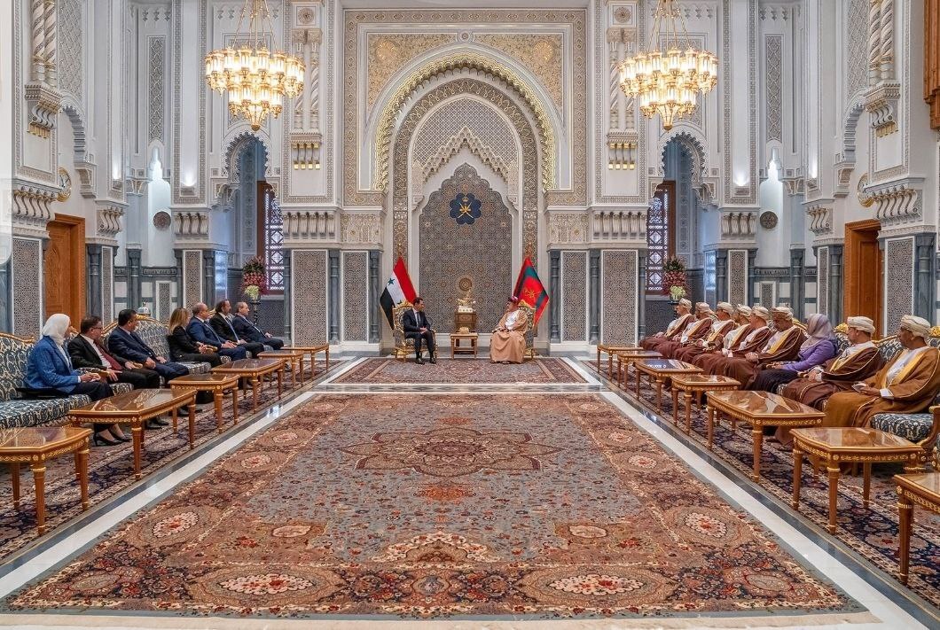 کاخ پادشاه عمان با تزئینات و فرش ایرانی+عکس