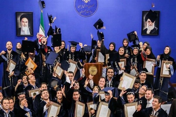 ۶۰ درصد دانشجویان نمونه ۳۰ سال گذشته عضو هیات علمی شدند