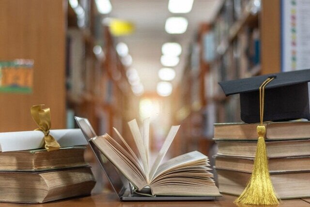 فروش پایان‌نامه‌ها توسط دانشگاه تهران، در چارچوب‌ آیین‌نامه‌ها است