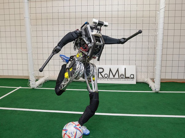 ساخت ربات انسان‌نمای همه منظوره فوتبالیست 